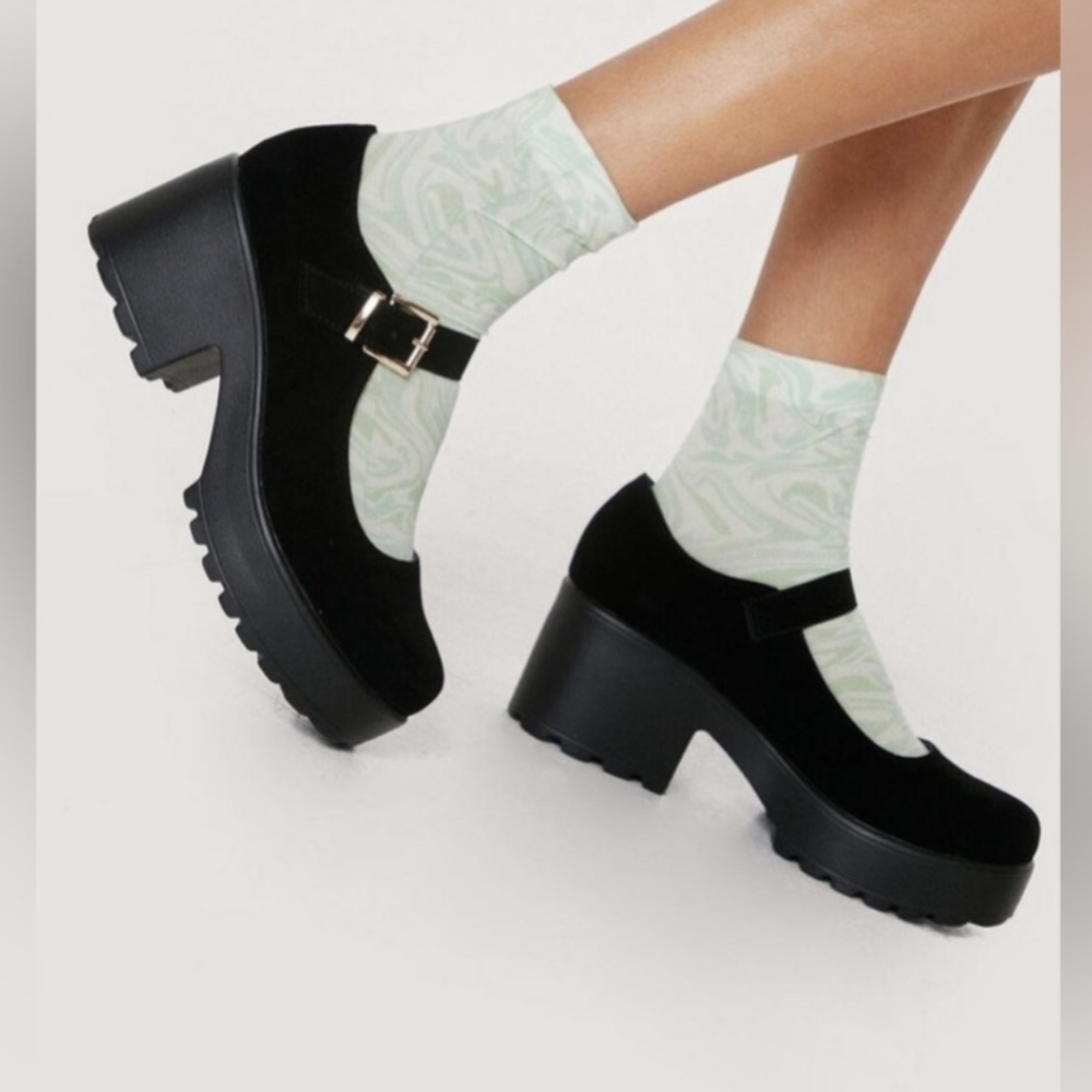 Nasty Gal black Suede Mary Janes platform heel size 7